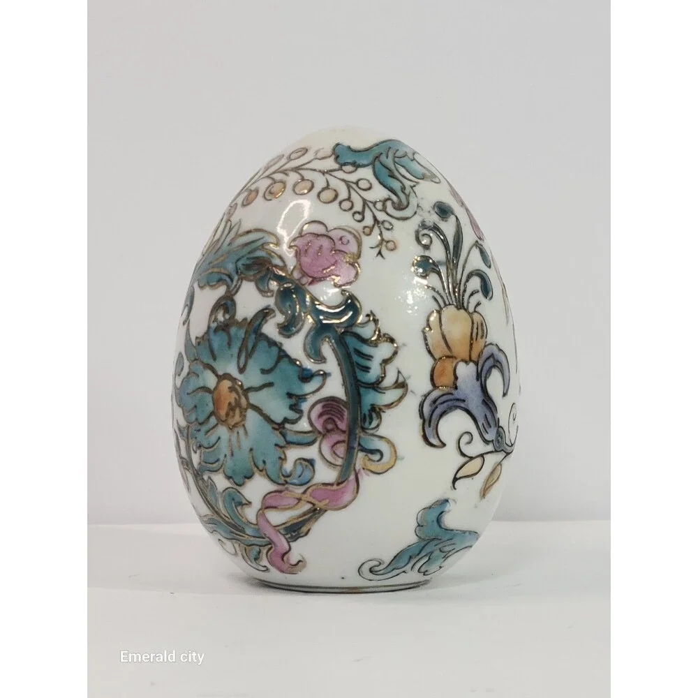 Vtg Chinese Asian Etched Hand Painted White Moriage Porcelain Egg Wooden Stand